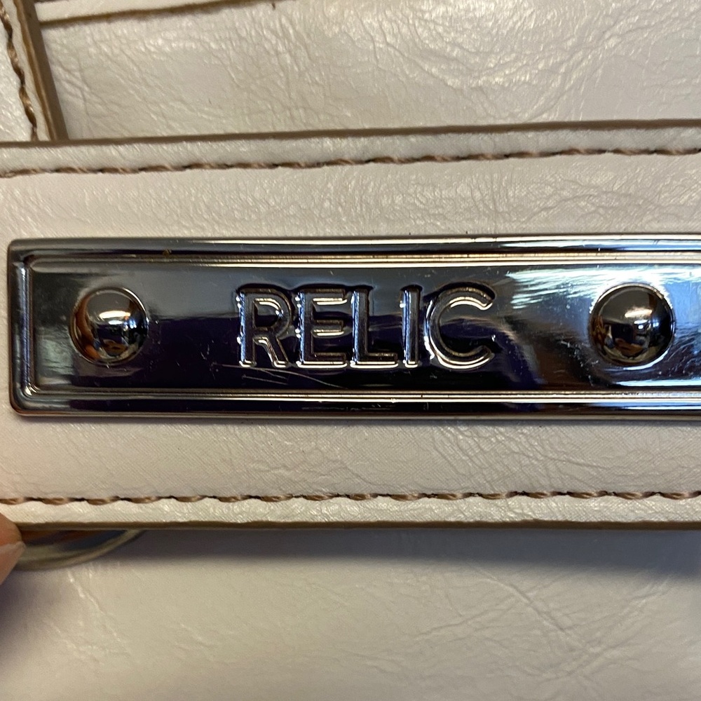 Relic Cream Shoulder Bag - Picture 2 of 9